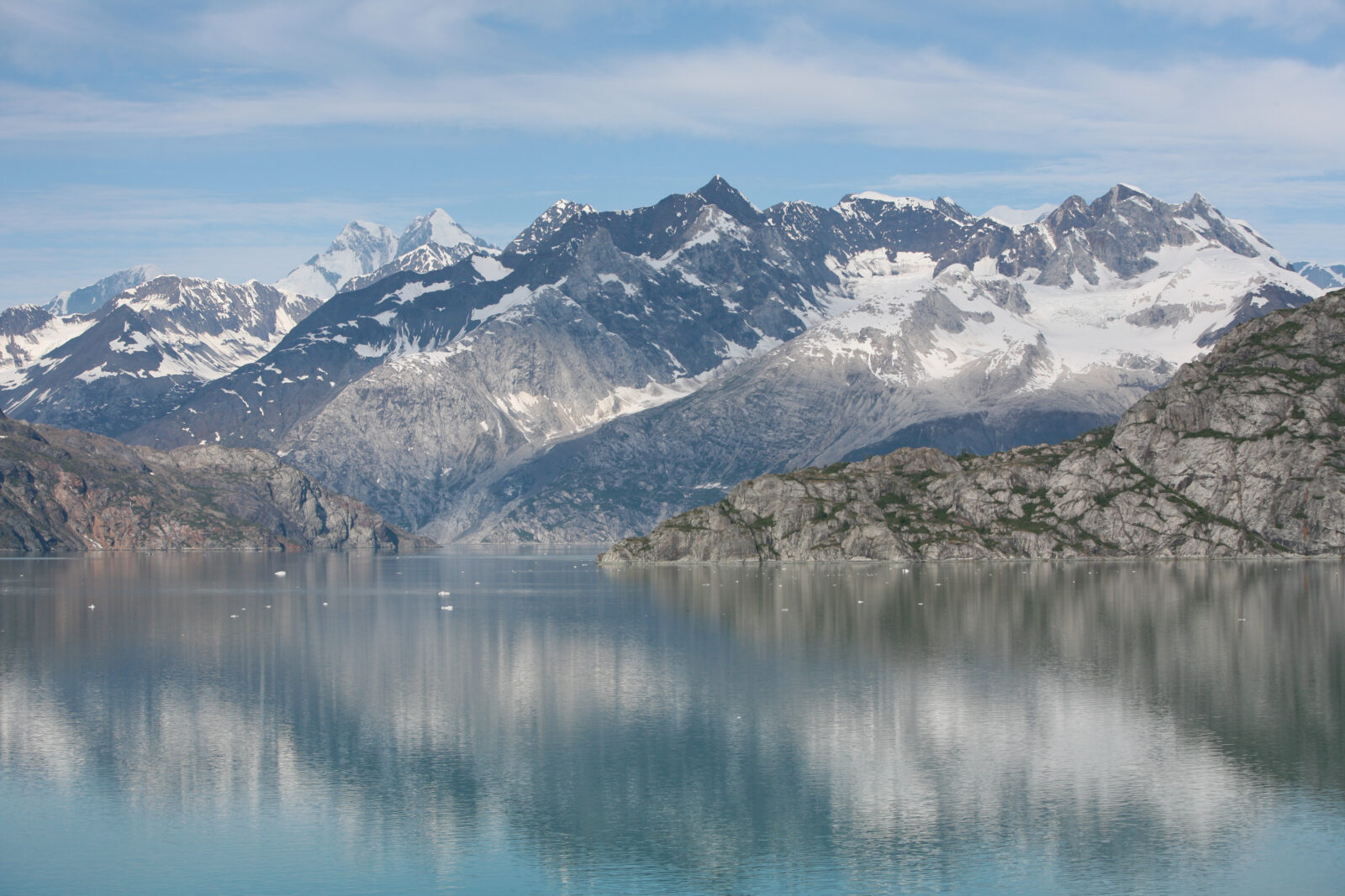 "<a href="https://commons.wikimedia.org/w/index.php?curid=18476681" target="_blank" rel="noopener noreferrer">Glacier Bay tom@hk flickr</a>" by <a href="https://www.flickr.com/people/62424894@N00" target="_blank" rel="noopener noreferrer">Tommy Wong from Shatin, Hong Kong</a> is licensed under <a href="https://creativecommons.org/licenses/by/2.0/" target="_blank" rel="noopener noreferrer">CC BY 2.0</a>